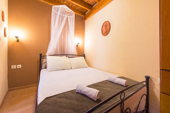 3 Charites Old Town Apartment Rhodes City Exterior photo